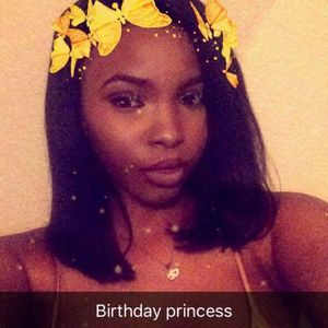 Meet your Posher, Alisha lele knowles